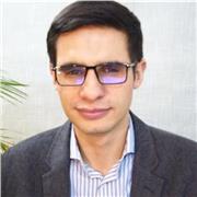 Soy doctor en comunicación y disfruto acompañar a otros a alcanzar sus metas académicas.